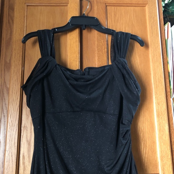 Alex Evenings Elegant Black Sleeveless Maxi Dress - Picture 4 of 16